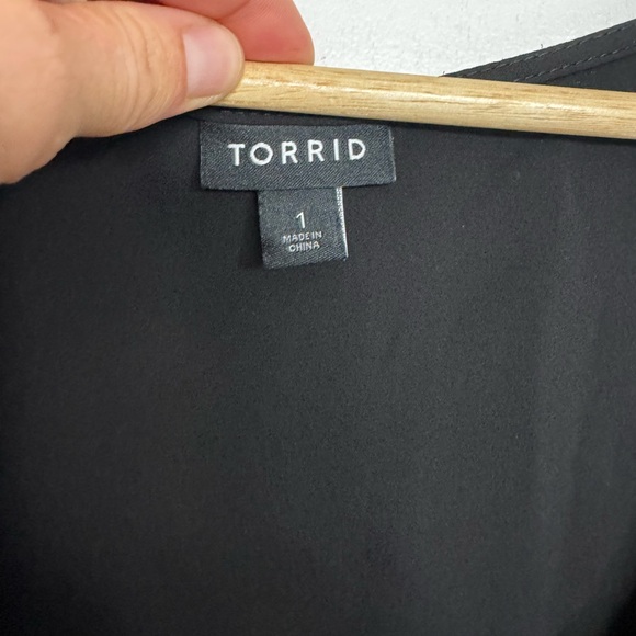 Torrid Black Sheer Zip Front Blouse Women’s 1X Short Sleeve Flowing Hem - Picture 4 of 10